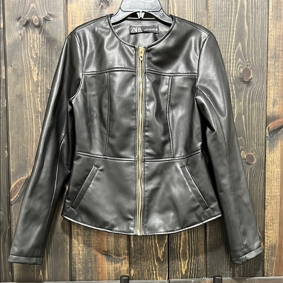 Zara Faux Leather Jacket M Black Full Zip Gold Hardware Short Length Peplum Boho - Picture 1 of 8